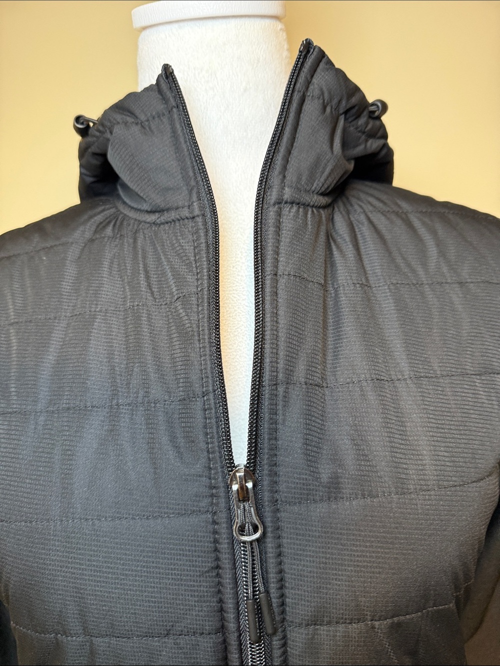 New Balance Black Quilted Hybrid Running Jacket with Hood Small - Picture 8 of 13
